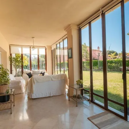 Сasa de vacaciones With 6 Bedrooms In *